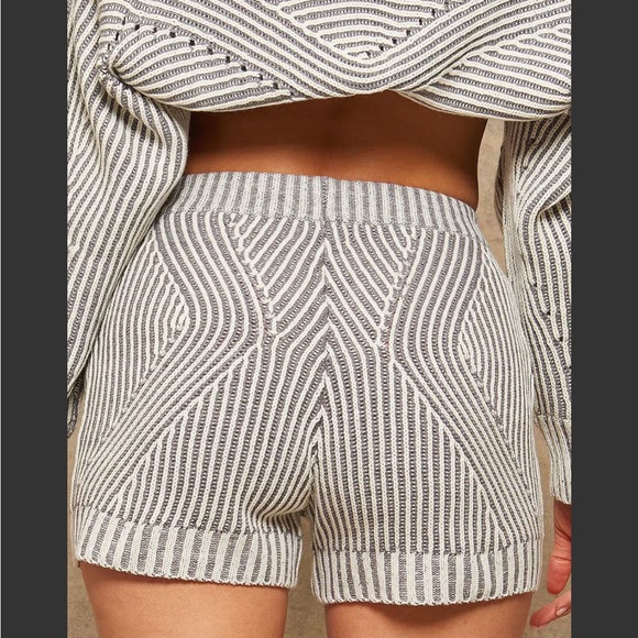 PROMESA TWO TONE RIBBED COMFY SHORTS ❤️IN STORES❤️ - Picture 3 of 4